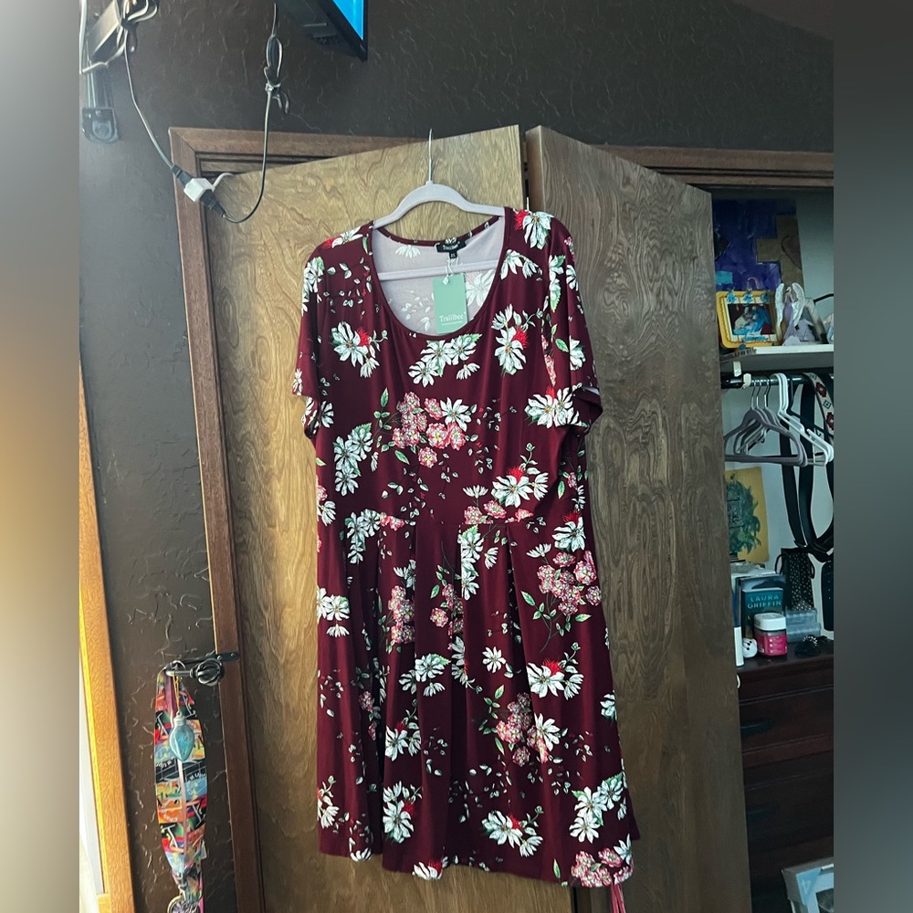 Tralilbee, 3x, has pockets, Light weight